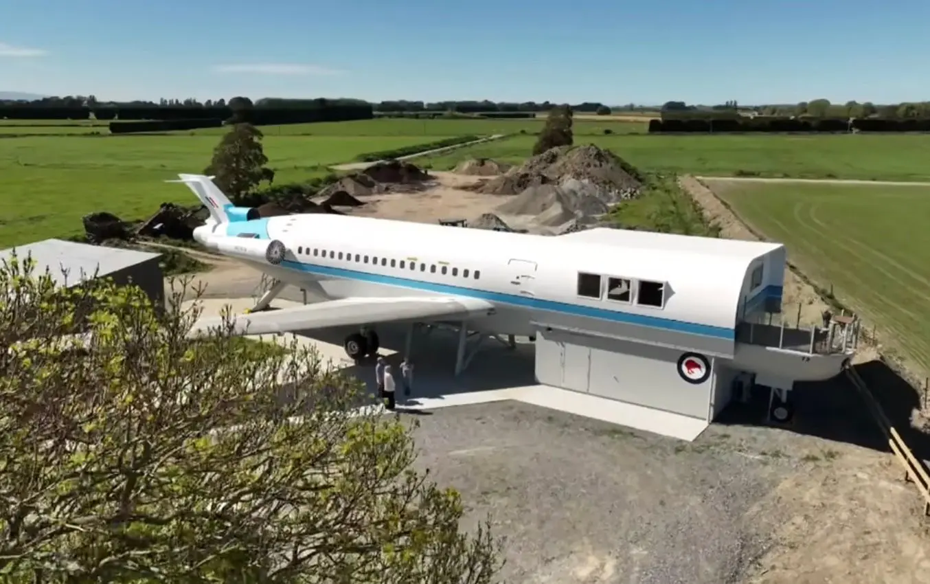 Боїнг 727: неймовірна історія перетворення відписаного літака на заміський будинок, який здійснює мрії.