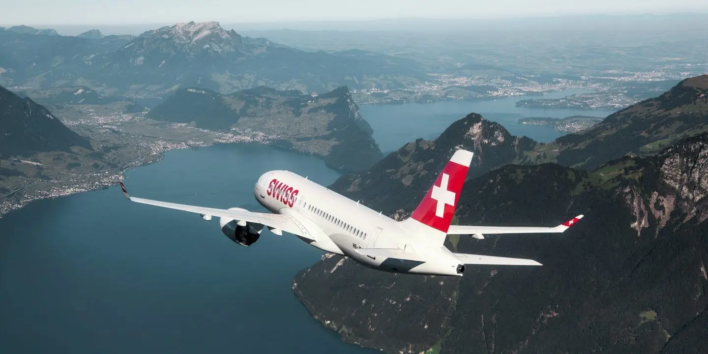 Неощадні ноги, татуювання і багато іншого: авіакомпанія Swiss планує зробити вимоги щодо екіпажу більш м'якими.