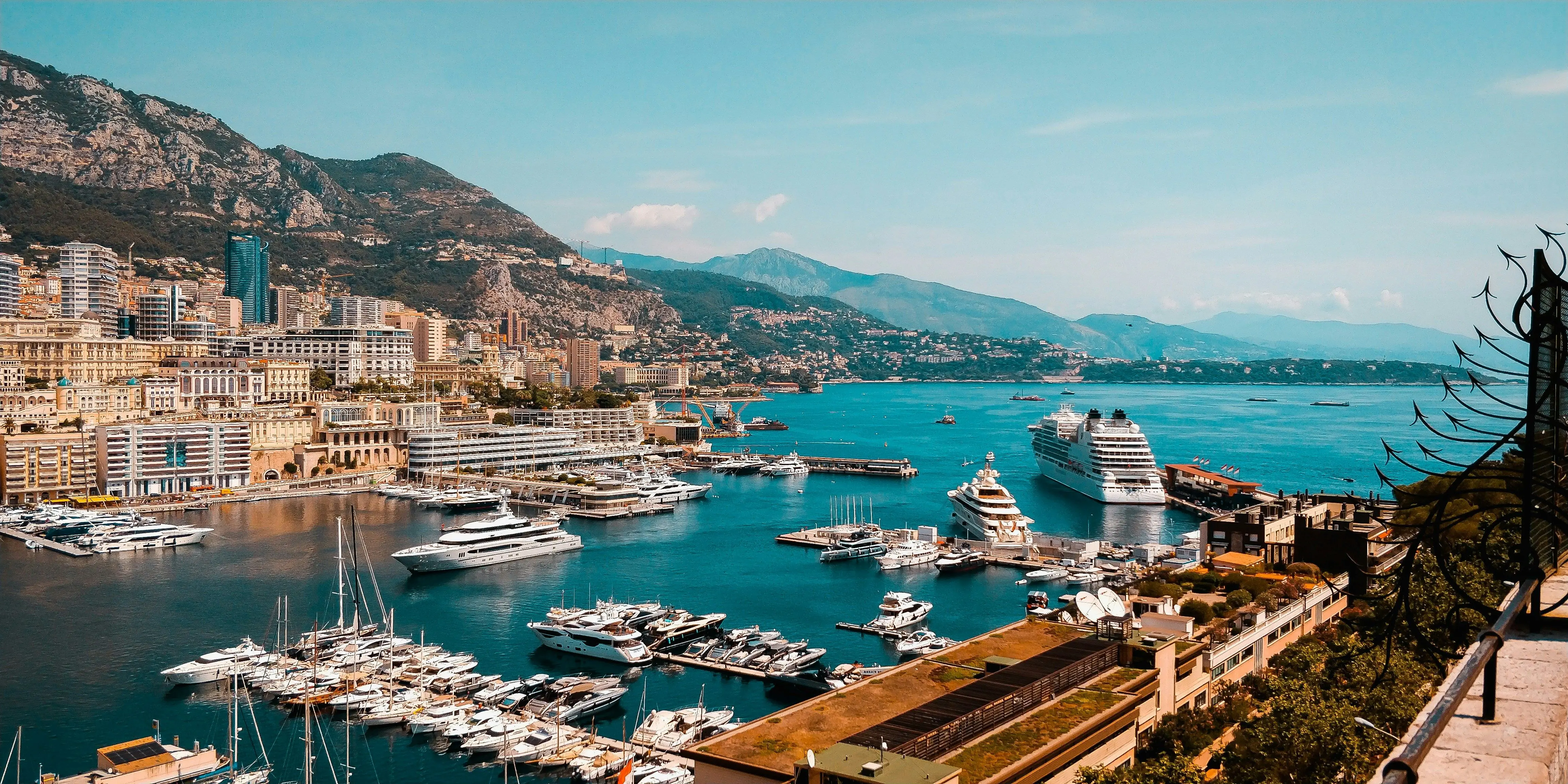 Наймогутніші люди світу обирають Монако для відпочинку, але як зробити це бюджетно?