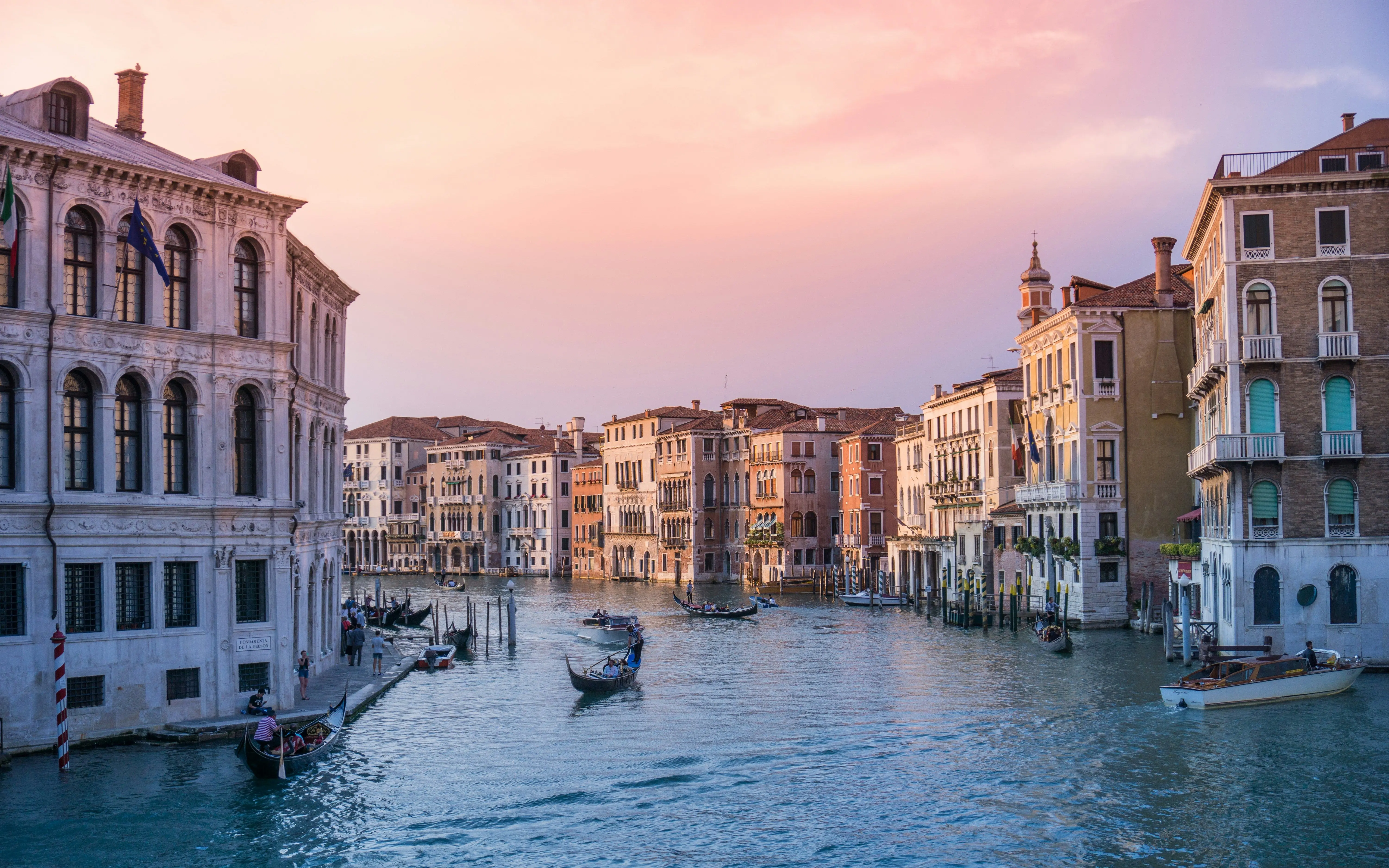 У 2024 році в Італії очікують прибуття 440 мільйонів туристів. Які напрямки в країні набувають швидкої популярності?