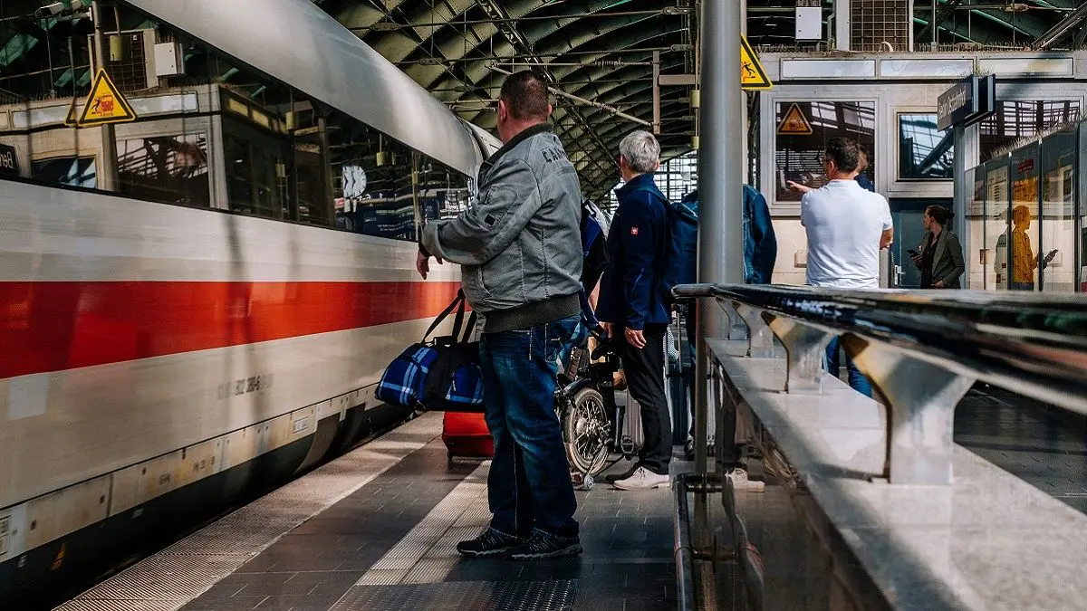 По всіх регіонах України будуть зупинені потяги, оскільки машиністи в Німеччині оголосили про проведення шестиденного страйку.