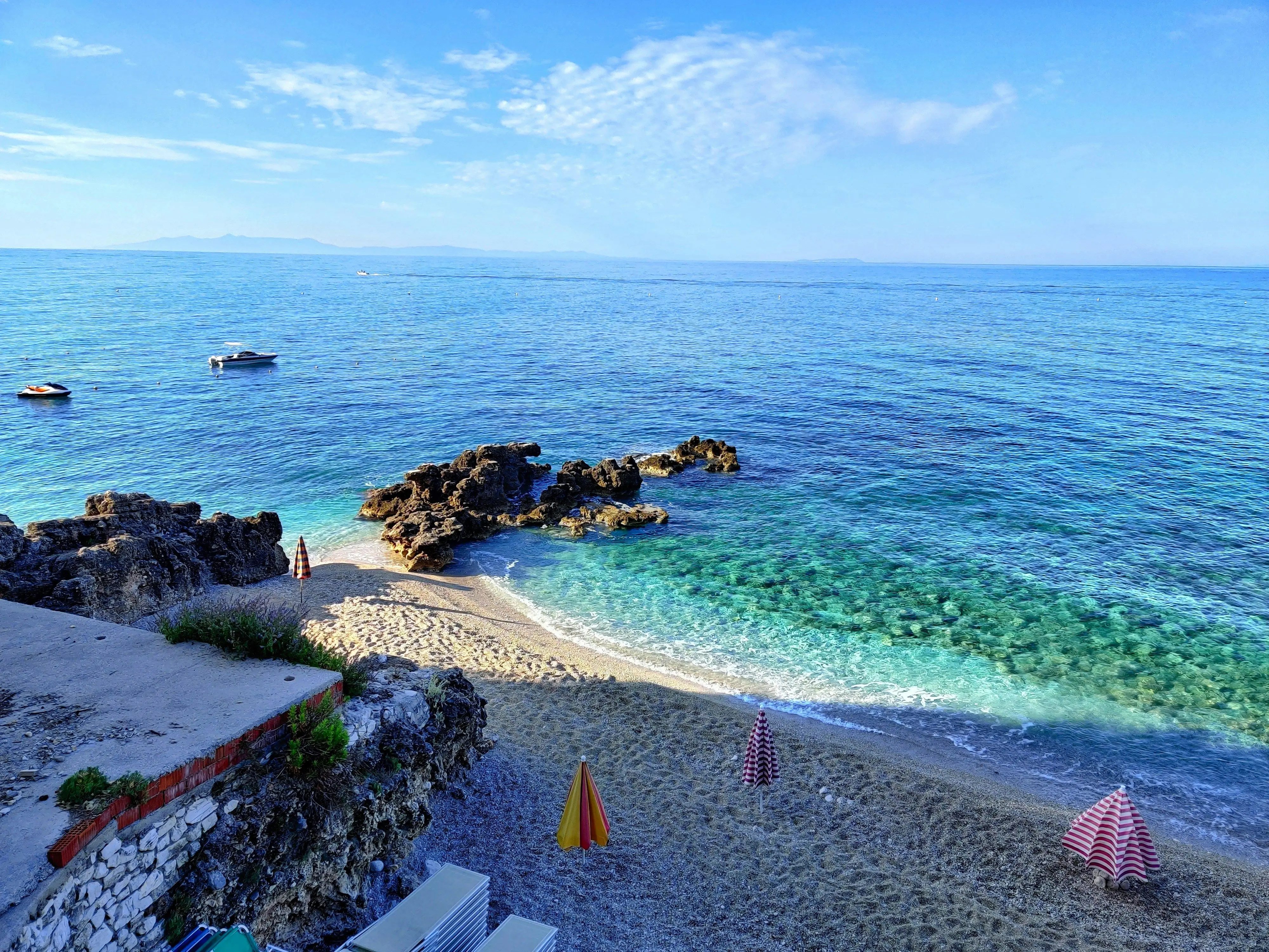 Очень доступный вариант: морской пляж Европы признали одним из самых красивых в мире.