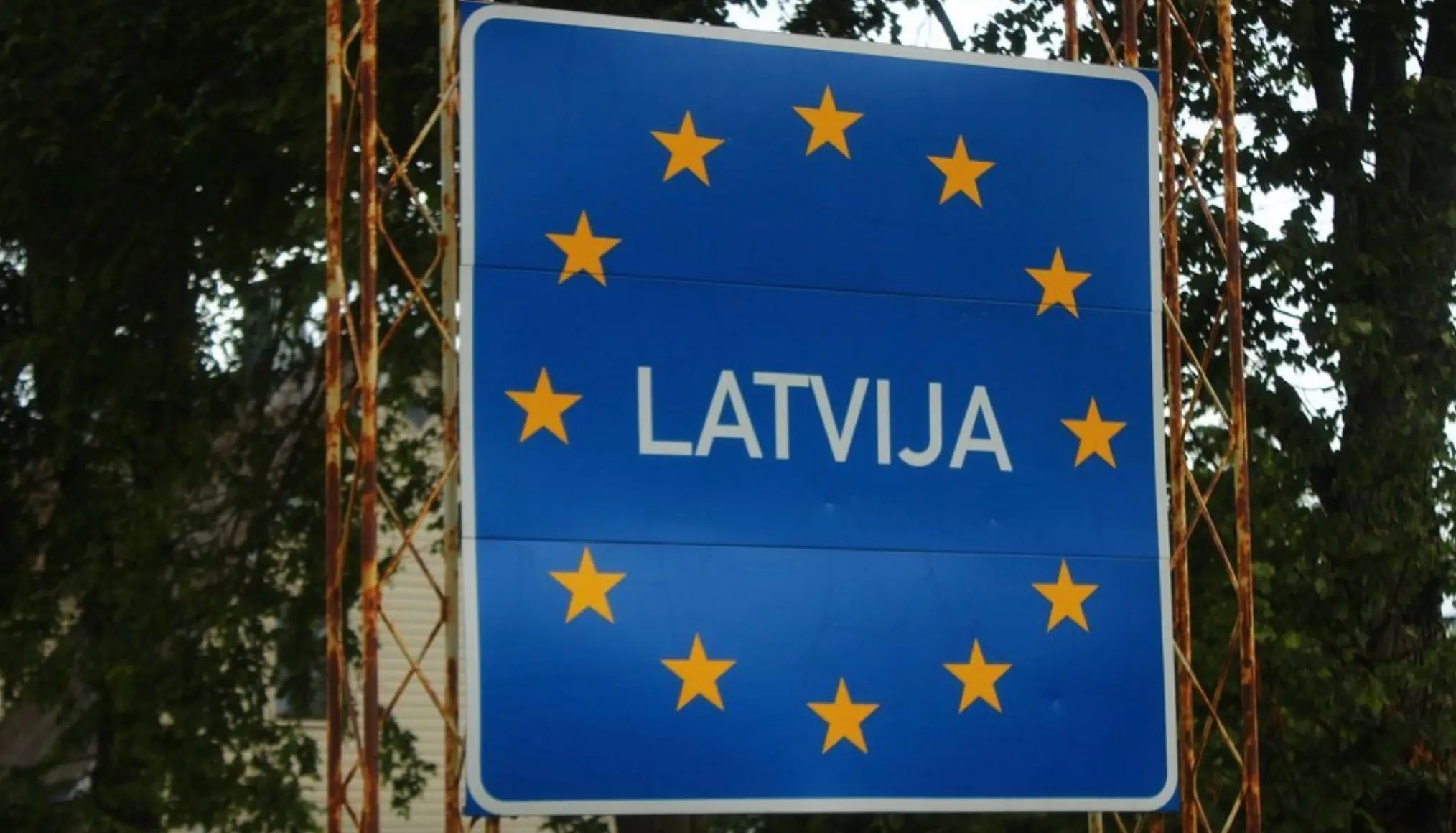 У Латвії почався процес вислання громадян Росії з країни: "а що трапилося"