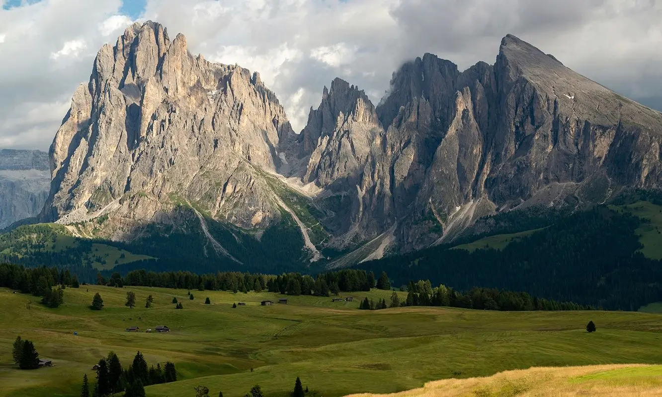У Доломітових Альпах відкрили нову локацію для туристів, яка вражає неймовірними пейзажами.