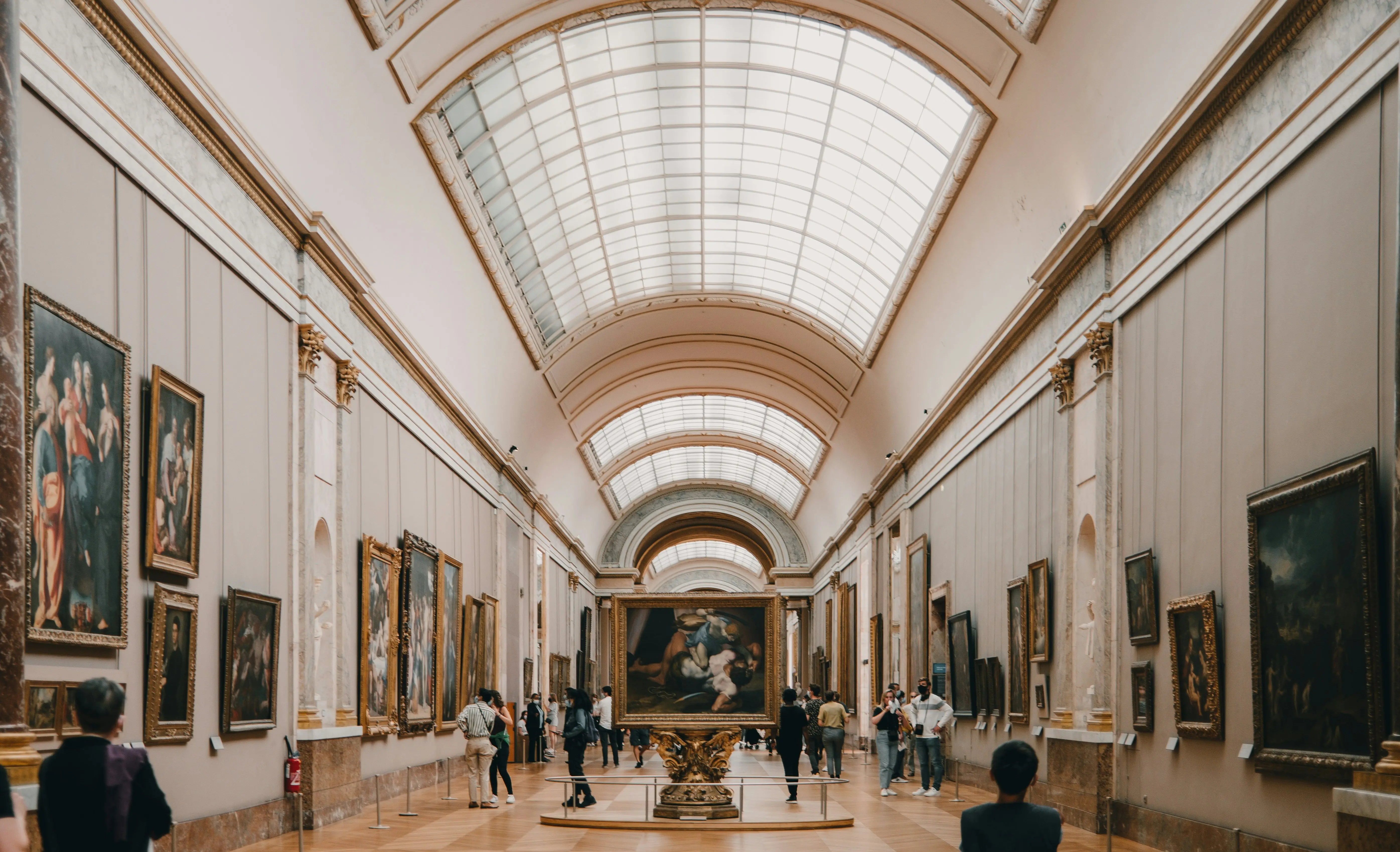 Лувр також потрапив в список найбільш переоцінених світових локацій.